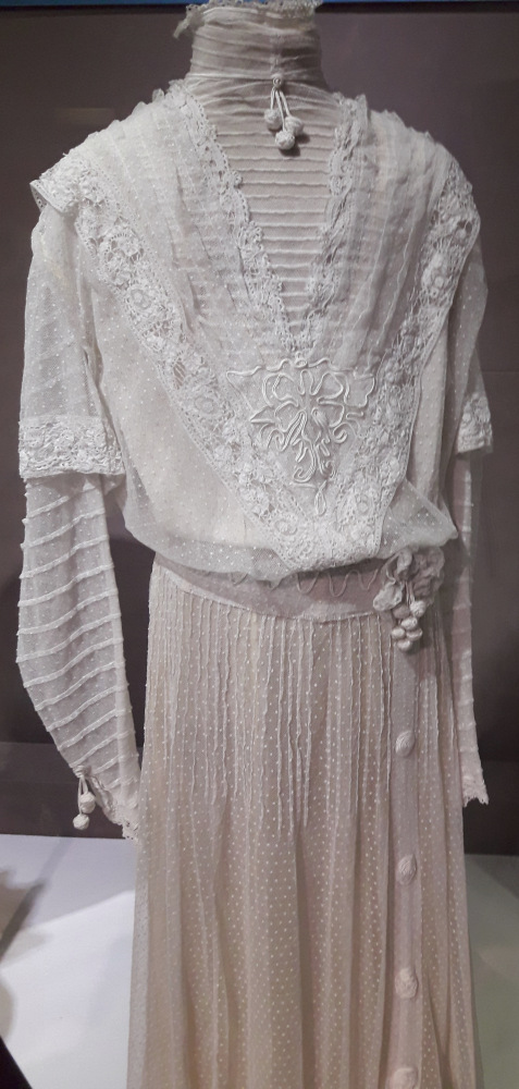 Выставка "Узоры свадьбы кружевной". Зал 2 | Бэйбики Выставка "Узоры свадьбы кружевной". Зал 2