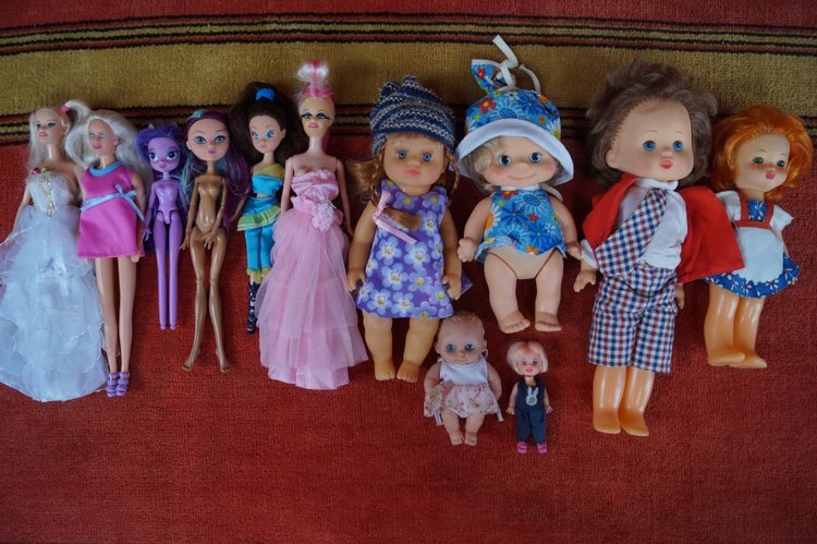 Первая июльская выписка. Две разные поломки шейного крепления - исправляем. Санаторий для кукол. И новые пациенты