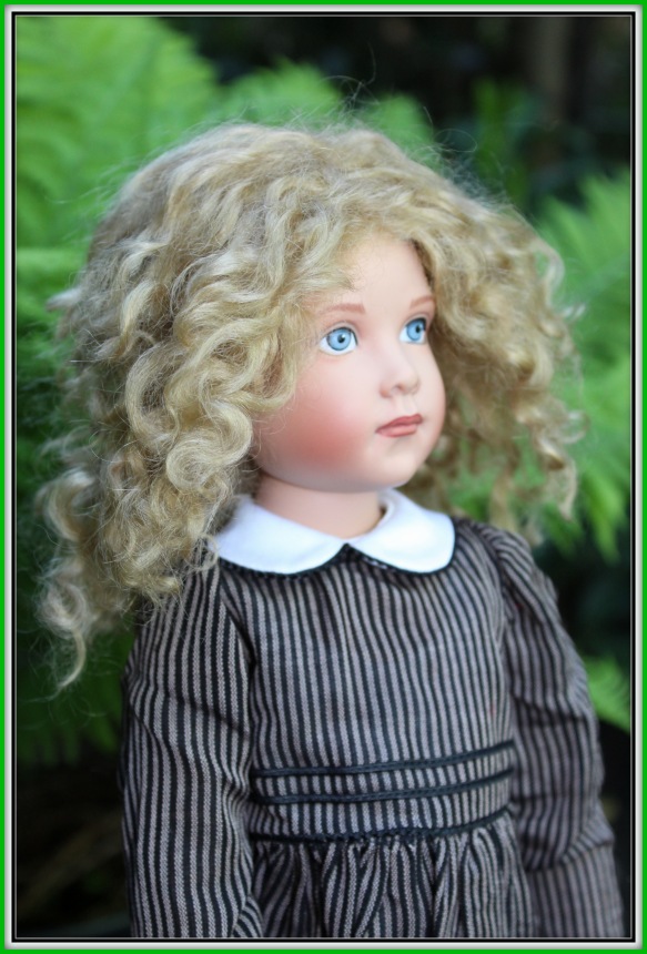 Sonja гуляет в саду. Коллекционная кукла от Helen Kish