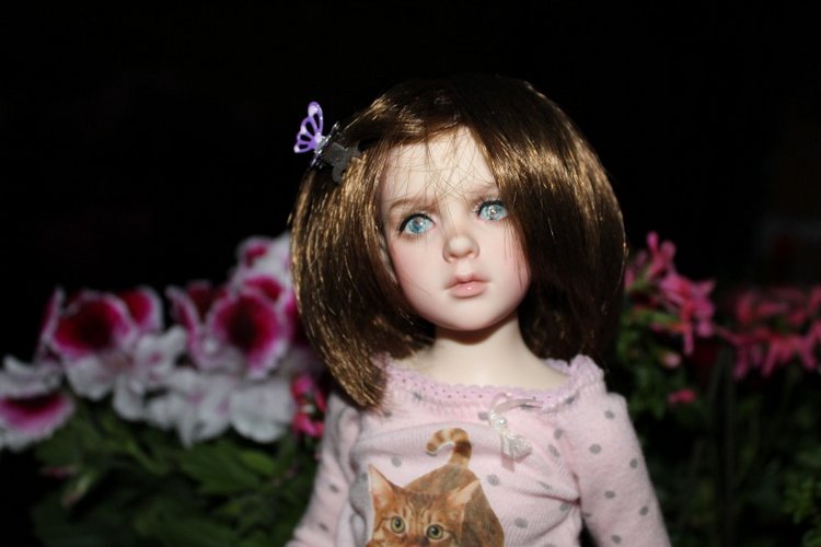 Вечерний сад. Розочка в пижамке