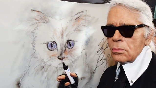 Скончался Карл Лагерфельд: дизайнер, ставший легендой еще при жизни