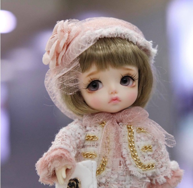 Релиз Salon De Lati в формате Lati Yellow от Latidoll