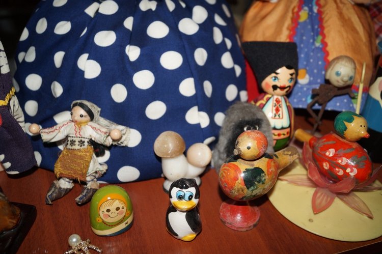 Вторая июльская выписка. Лечение глазок: отсутствие радужки, косоглазие. На лечении была ГДРочка. Голова+тело= красивая