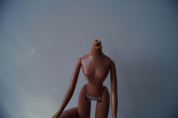 Первая выписка ноября. Починка шейного крепления у Братц, утерянная кисть восстановлена, как привести в порядок фабричную