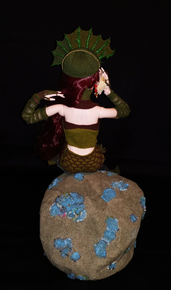 Всё в этом мире связано - даже камни... Русалочка