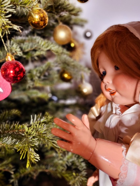 Рождественский вечер маленькой девочки