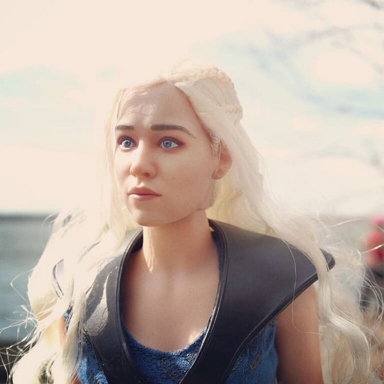 Ещё немного Дейнерис. Экшен-кукла Daenerys от ThreeZero