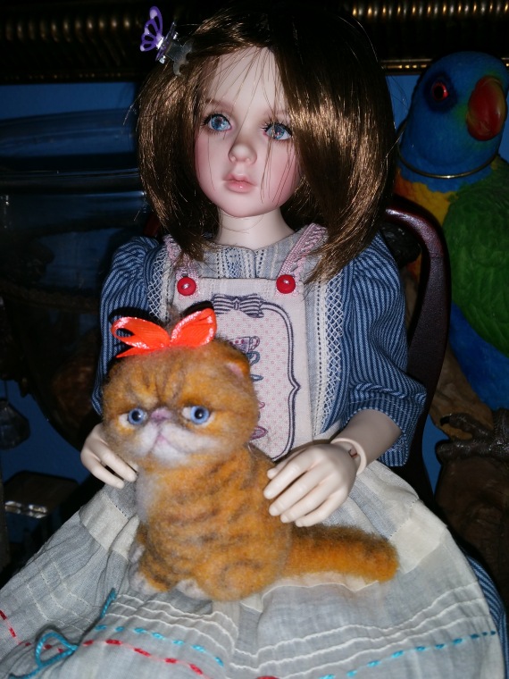 Розочка в образе Алисы. Домашнее видео