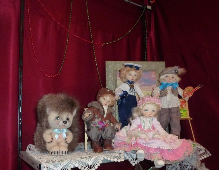 XV Международный осенний салон авторских кукол на Тишинке с 4 по 6 октября 2019 года в Москве. ЁЖИКИ