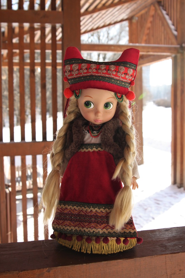 Русский народный костюм с кичкой для кукол Дисней Аниматорс