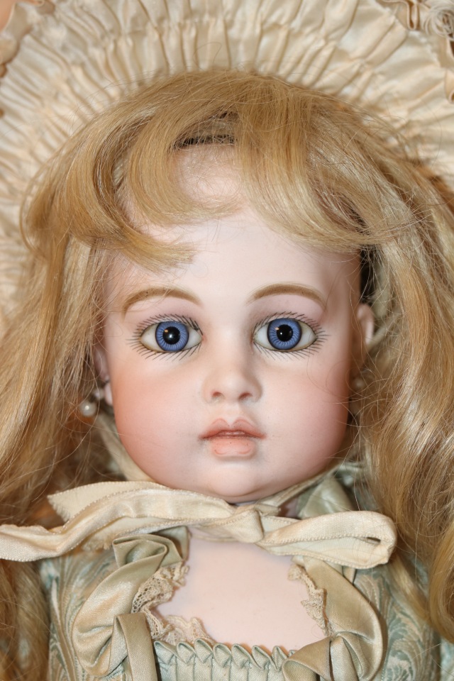 Антикварные куклы нашей мечты Bru Circle and Dot второе поколение