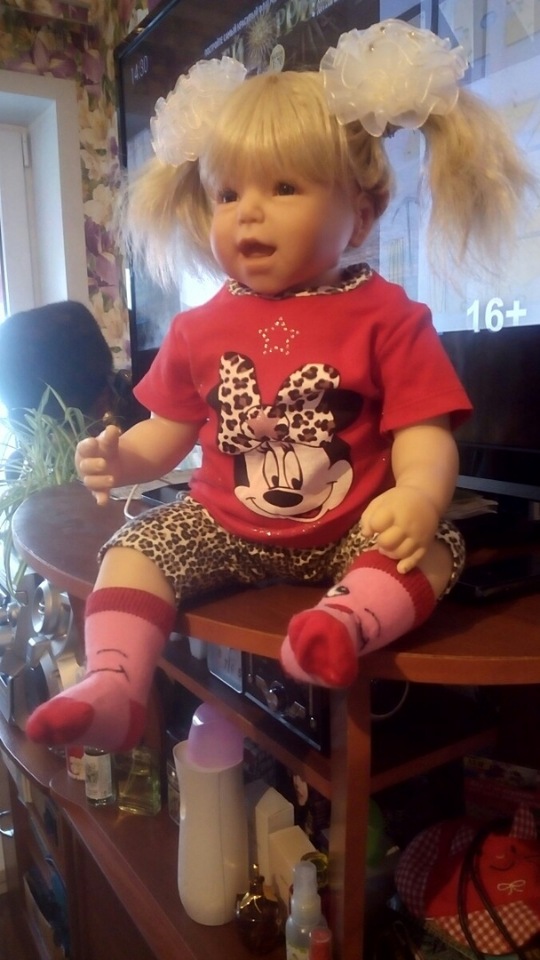 Наша Маша стала сидячей девочкой