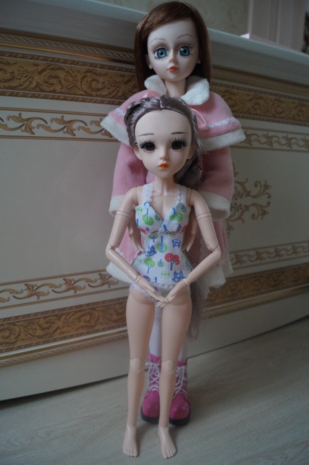 Я подарила сестрёнке куклу, она назвала её Агата