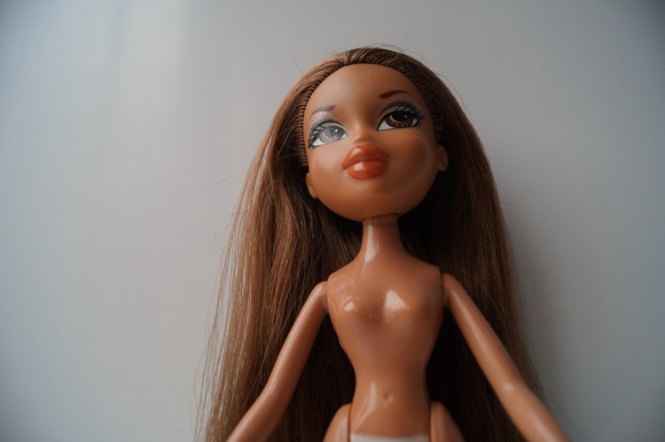 Первая выписка ноября. Починка шейного крепления у Братц, утерянная кисть восстановлена, как привести в порядок фабричную