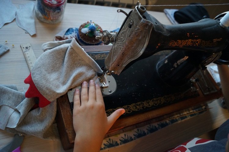 Агаша шьёт для Басика. Толстовка Дракоша