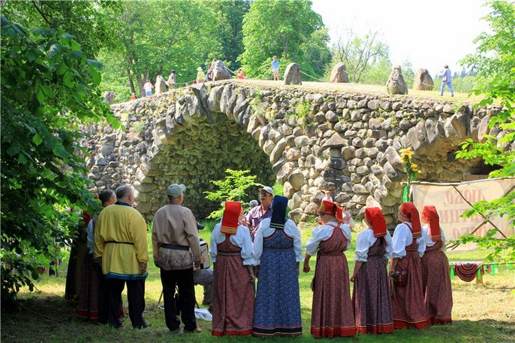 "Троицкие гуляния" в Василёво, 2019 год, заключительная часть. Архитектурно-этнографический музей под открытым небом Василёво