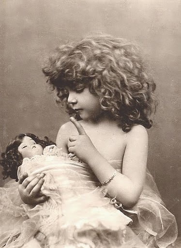 Мгновения жизни застывшие в фото или девочки другой эпохи