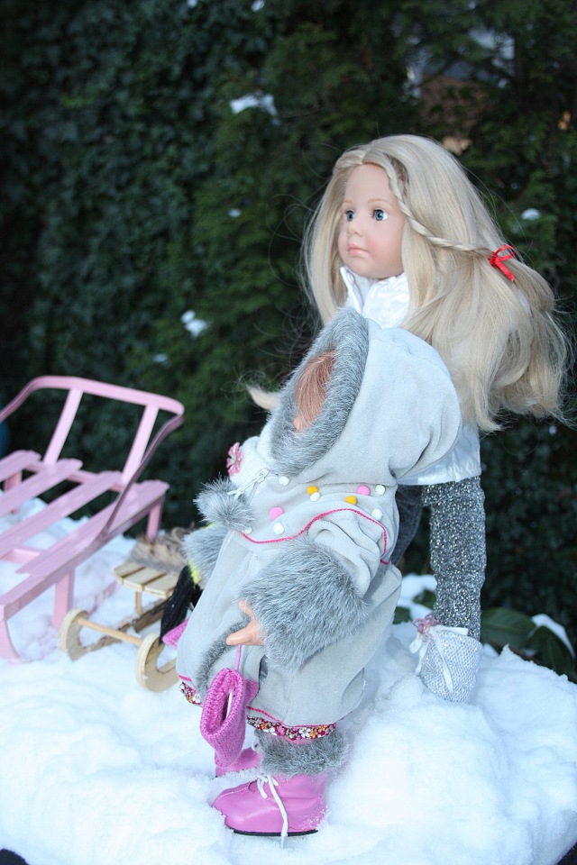 Снежные забавы Кети и Рози. Провожаем зиму