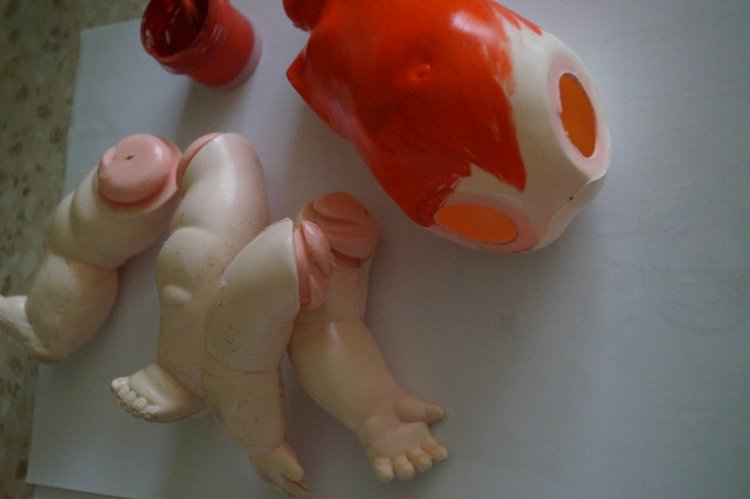 Вторая выписка октября. Машенька здорова. Кукла из лужи стала милашкой. Коровка замычала. Как поставить Лолочку на ножки,