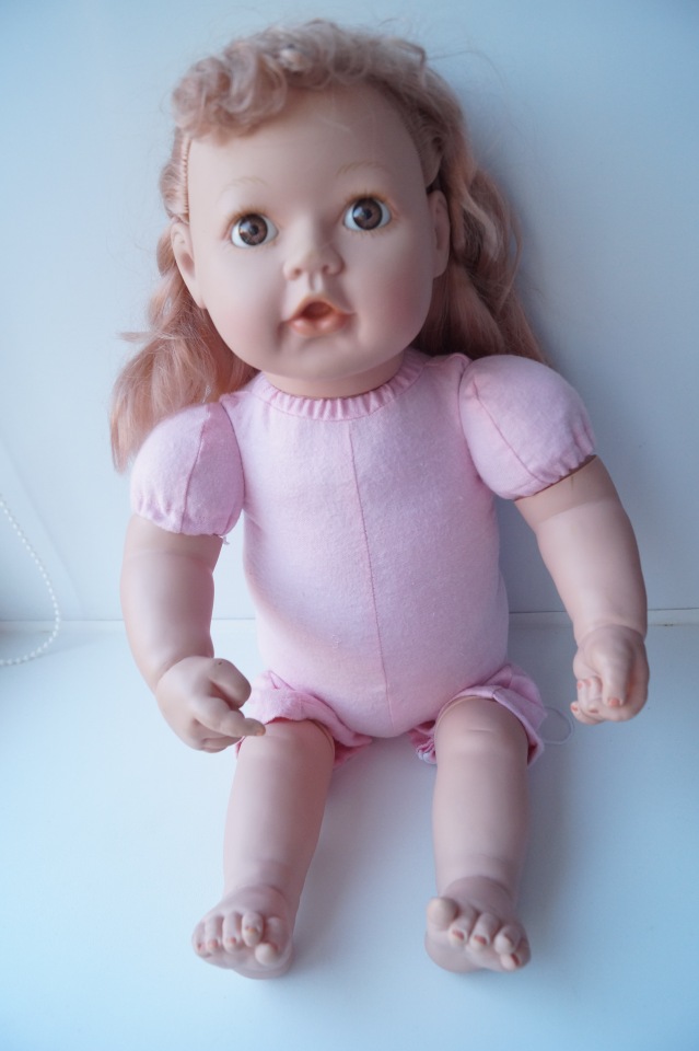 Первая выписка ноября. Починка шейного крепления у Братц, утерянная кисть восстановлена, как привести в порядок фабричную