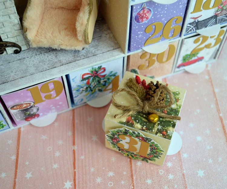 Адвент календарь с миниатюрой и освещением (фото 5)