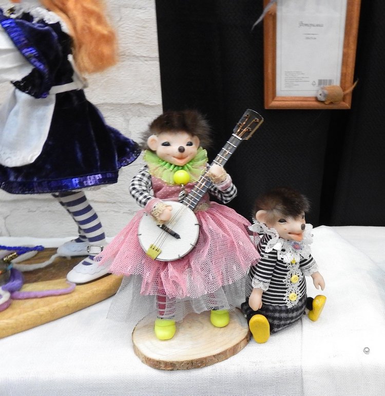 XV Международный осенний салон авторских кукол на Тишинке с 4 по 6 октября 2019 года в Москве. ЁЖИКИ