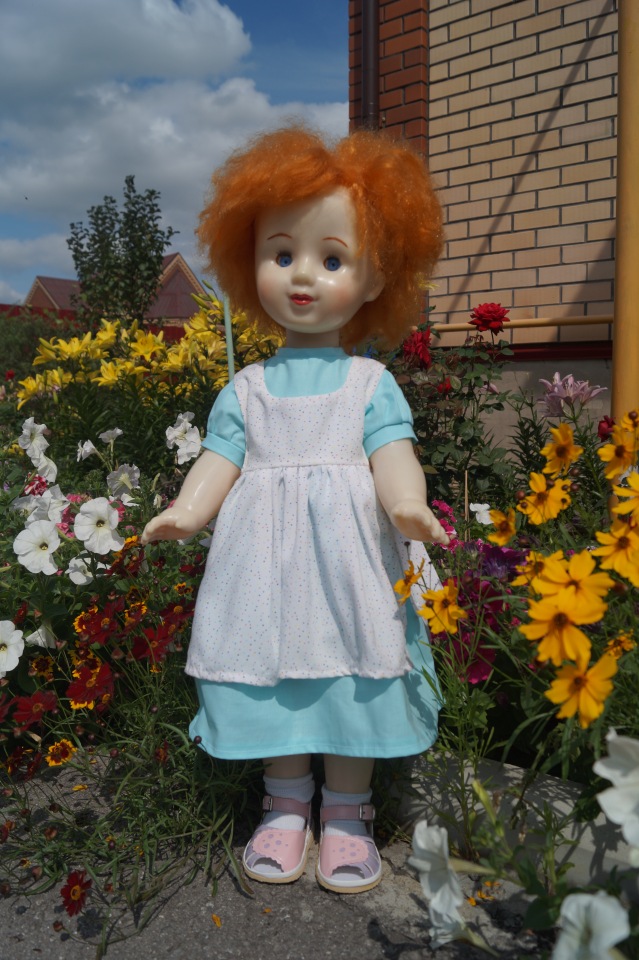 На день рождения Василисы я подарила новое платье