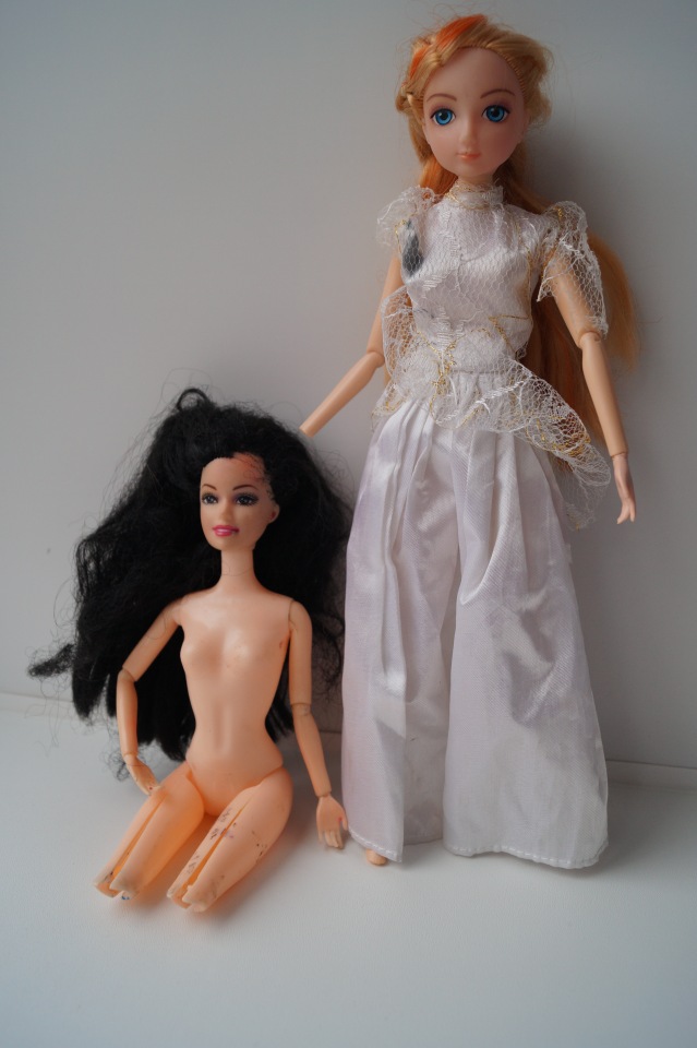 Первая выписка ноября. Починка шейного крепления у Братц, утерянная кисть восстановлена, как привести в порядок фабричную