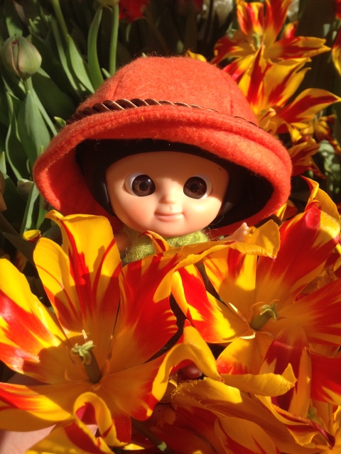 Яркие весенние краски и позитивный Mui-chan