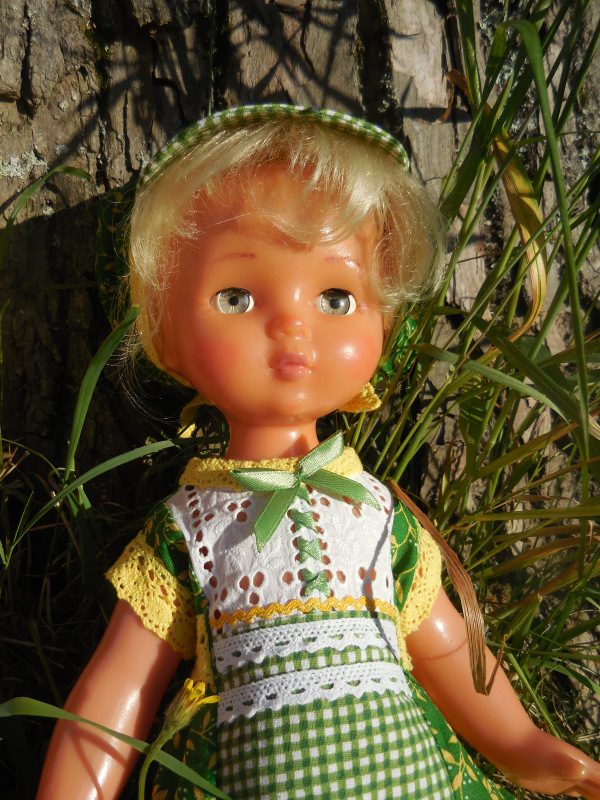 Маленькая история в картинках про друзей или мой не богатый опыт рисовок и пошива одежды для советских кукол