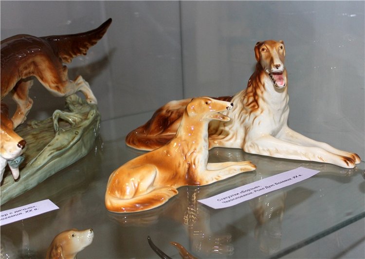 Выставка "Хрупкий мир фарфора", Старицкий краеведческий музей