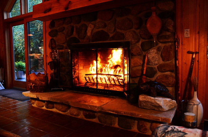 Флешмоб для создания праздничной атмосферы: "У камина"/"У печки"