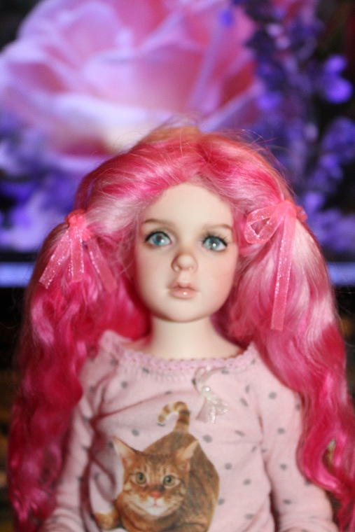 Вечерний сад. Розочка в пижамке