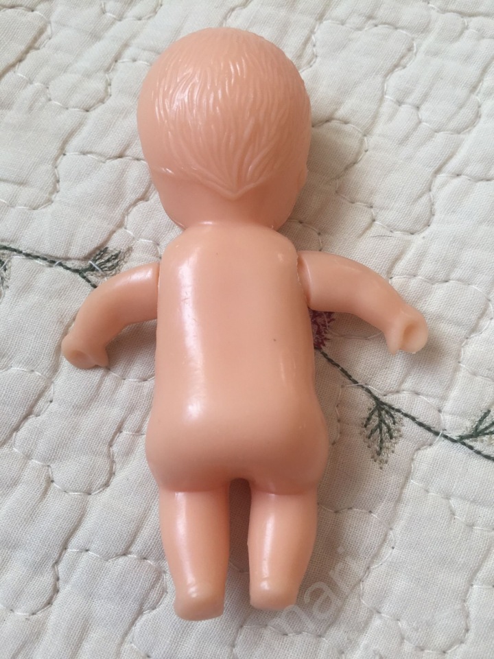 Очень ждём мальчика, такого голубоглазого, с чёлочкой, ушки торчат. Володькой кличут