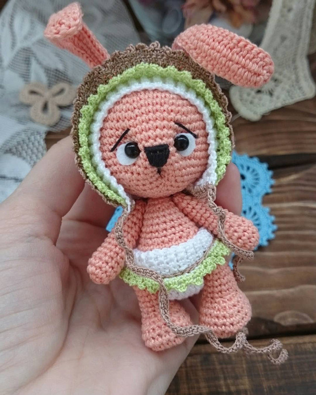 Зайчиков много не бывает — Вязаные игрушки и амигуруми: крючком