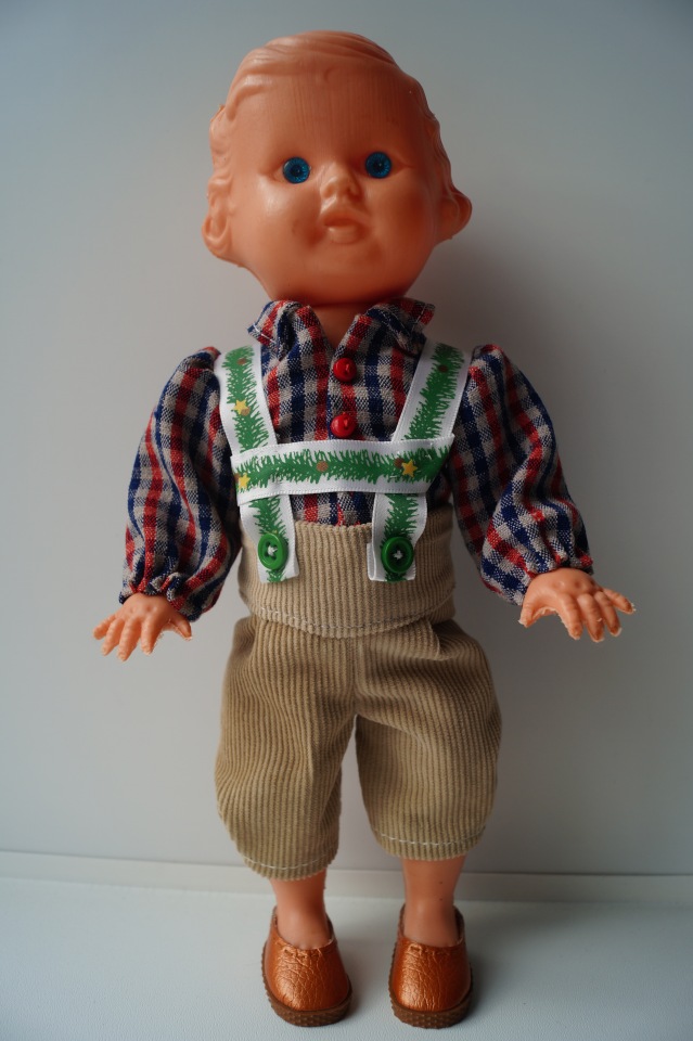 Первомайская выписка: чистка содой, ремонт пищалки, сшит Баварский костюм и реанимация брошенок