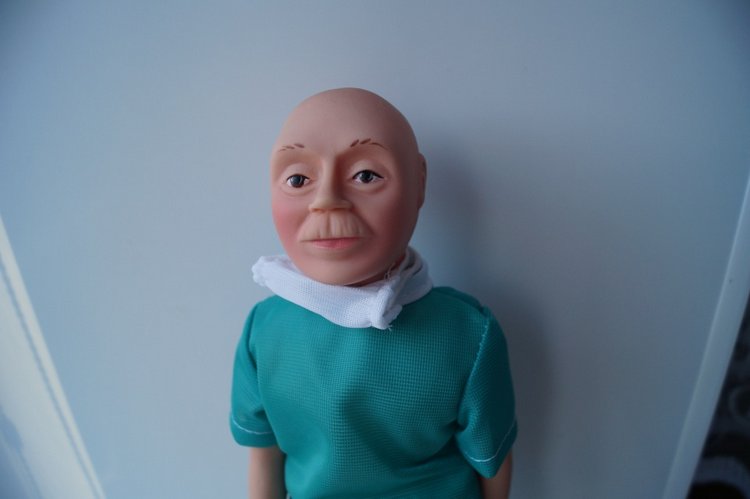 Первая выписка ноября. Починка шейного крепления у Братц, утерянная кисть восстановлена, как привести в порядок фабричную