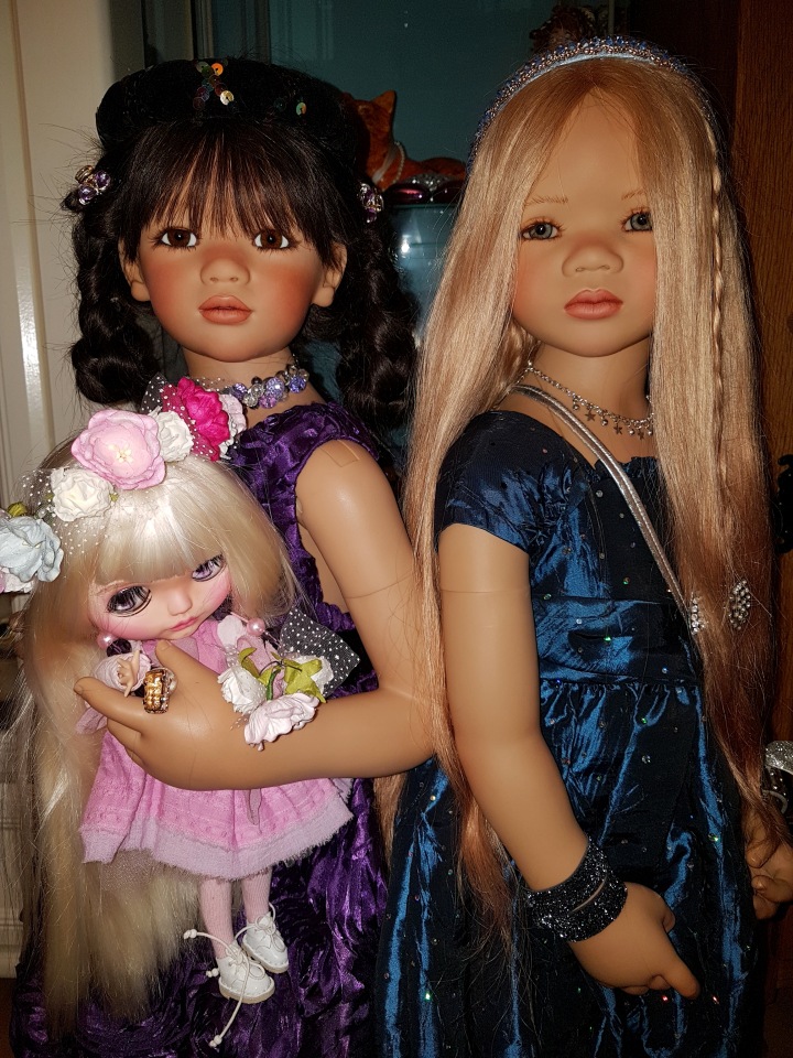 Наши куклы играют в куклы! Как Анна Лу и Лилит играли с Блайз и другими игрушками