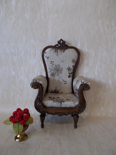 Уютное кресло — Мебель для кукол и домиков: фото