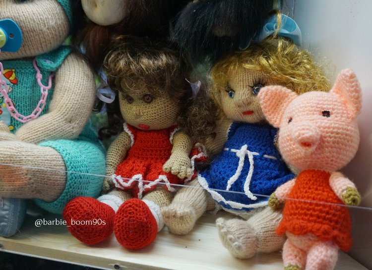 Осеннее лоскутное одеяло: море, футбол, экскаватор и вязаные куклы