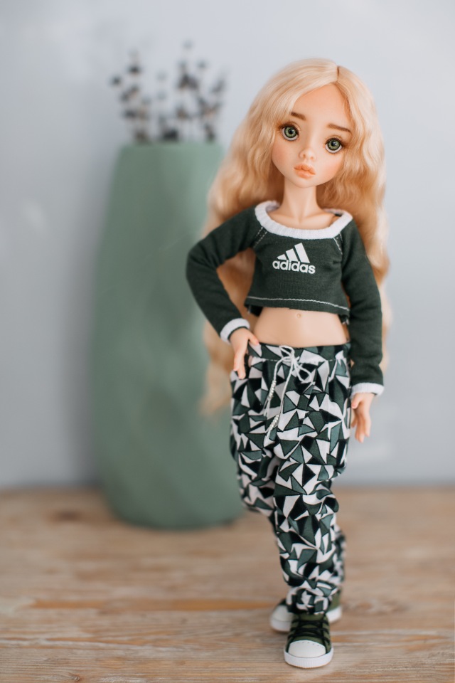 Эмили собрались на Весенний бал кукол