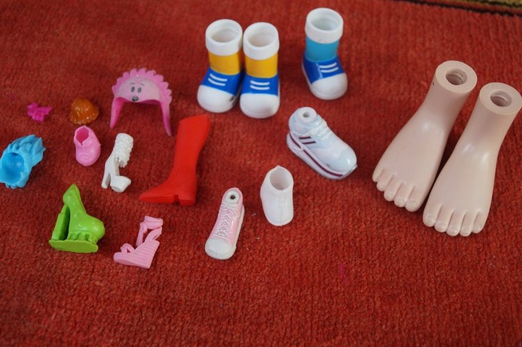 Посылки, посылки - с куклами, игрушками, обувью, одеждой