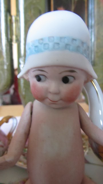 Крошка с ладошку. Осторожно! фото НЮД: 18+ - много, 6+ - в самый раз (фото 4)