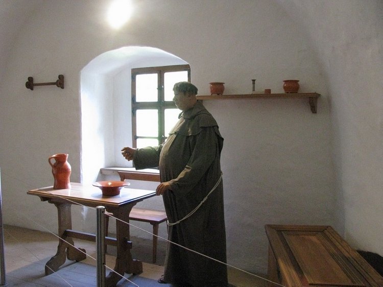 Незабываемая экскурсия по Словении: Постойная Яма и Предъямский замок