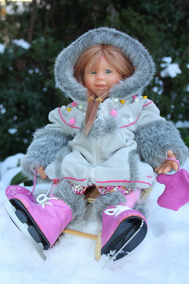 Снежные забавы Кети и Рози. Провожаем зиму