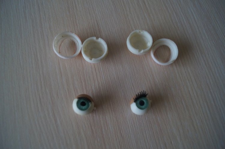 Четвёртая выписка октября. Лечим глазки советской кукле. Мишутка из 90-х стал как новенький! Четыре Барби обрели головы