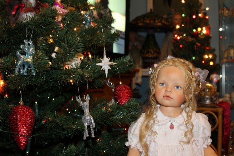 Новогодняя елка с моими куклами от Hildegard Gunzel