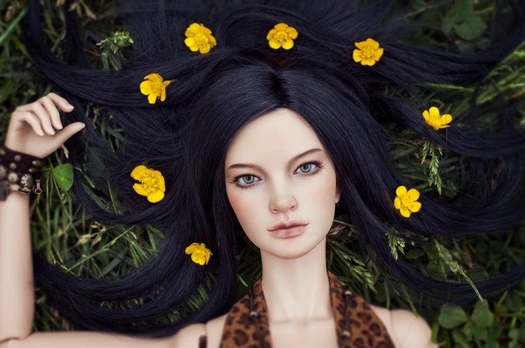 Лето, травка и "дикий" купальник