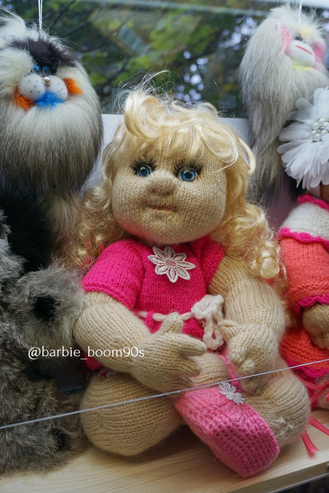 Осеннее лоскутное одеяло: море, футбол, экскаватор и вязаные куклы