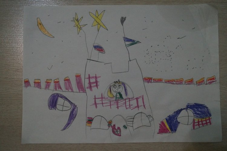 Вторая выписка октября. Машенька здорова. Кукла из лужи стала милашкой. Коровка замычала. Как поставить Лолочку на ножки,